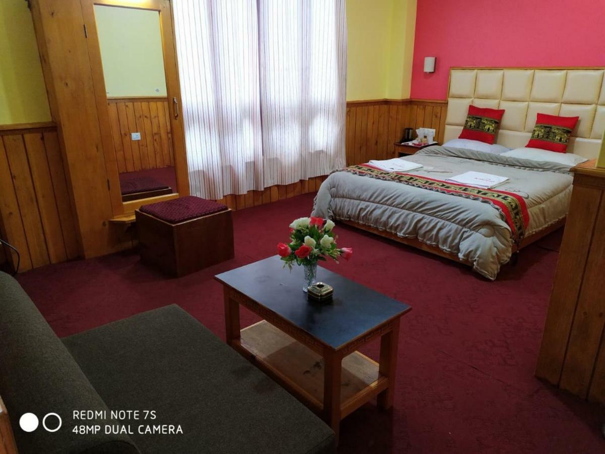 ดีไลท์ รอยัล ลาชุง Hotel ภายนอก รูปภาพ